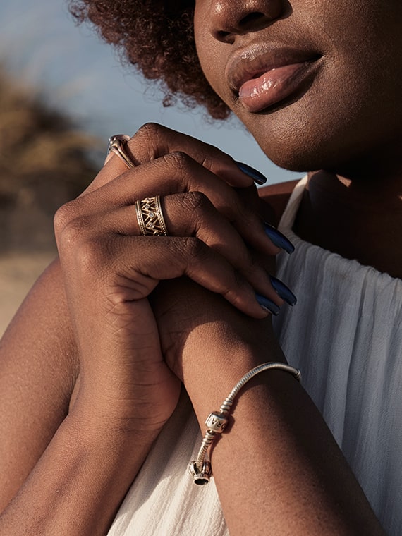 Gemstone couple ring detail